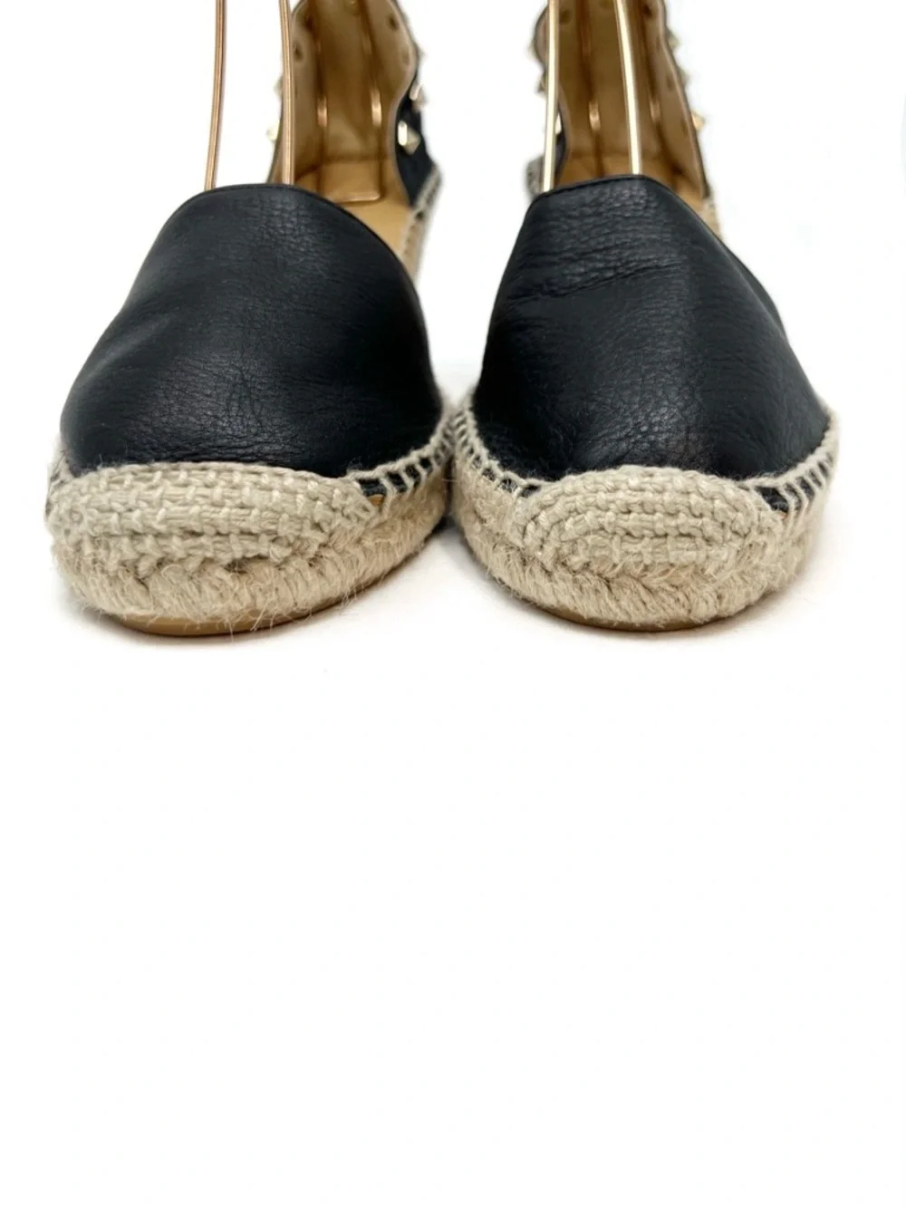 Maypol description studded